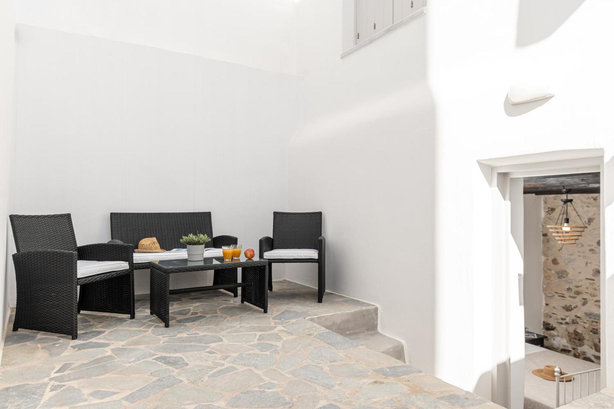 Апартаменты The White Stone House Naxos City Экстерьер фото