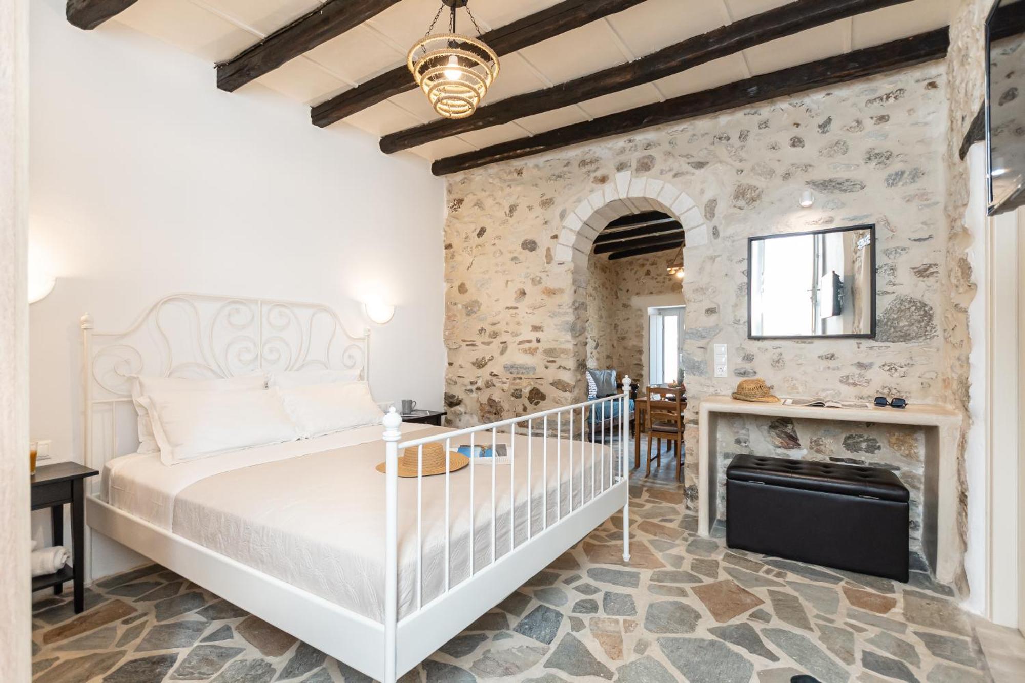 Апартаменты The White Stone House Naxos City Экстерьер фото
