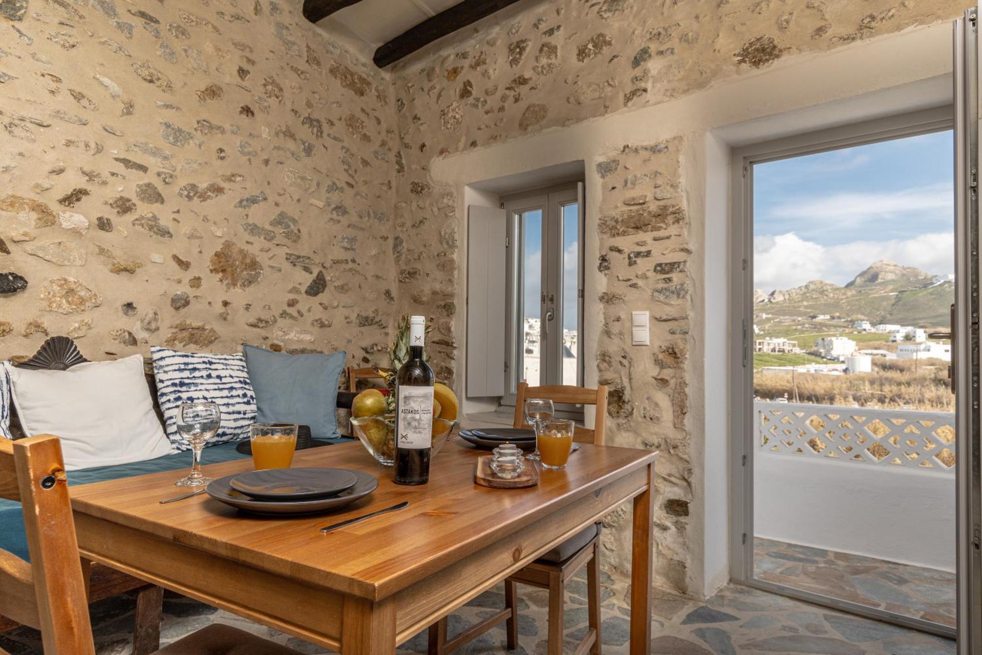 Апартаменты The White Stone House Naxos City Экстерьер фото