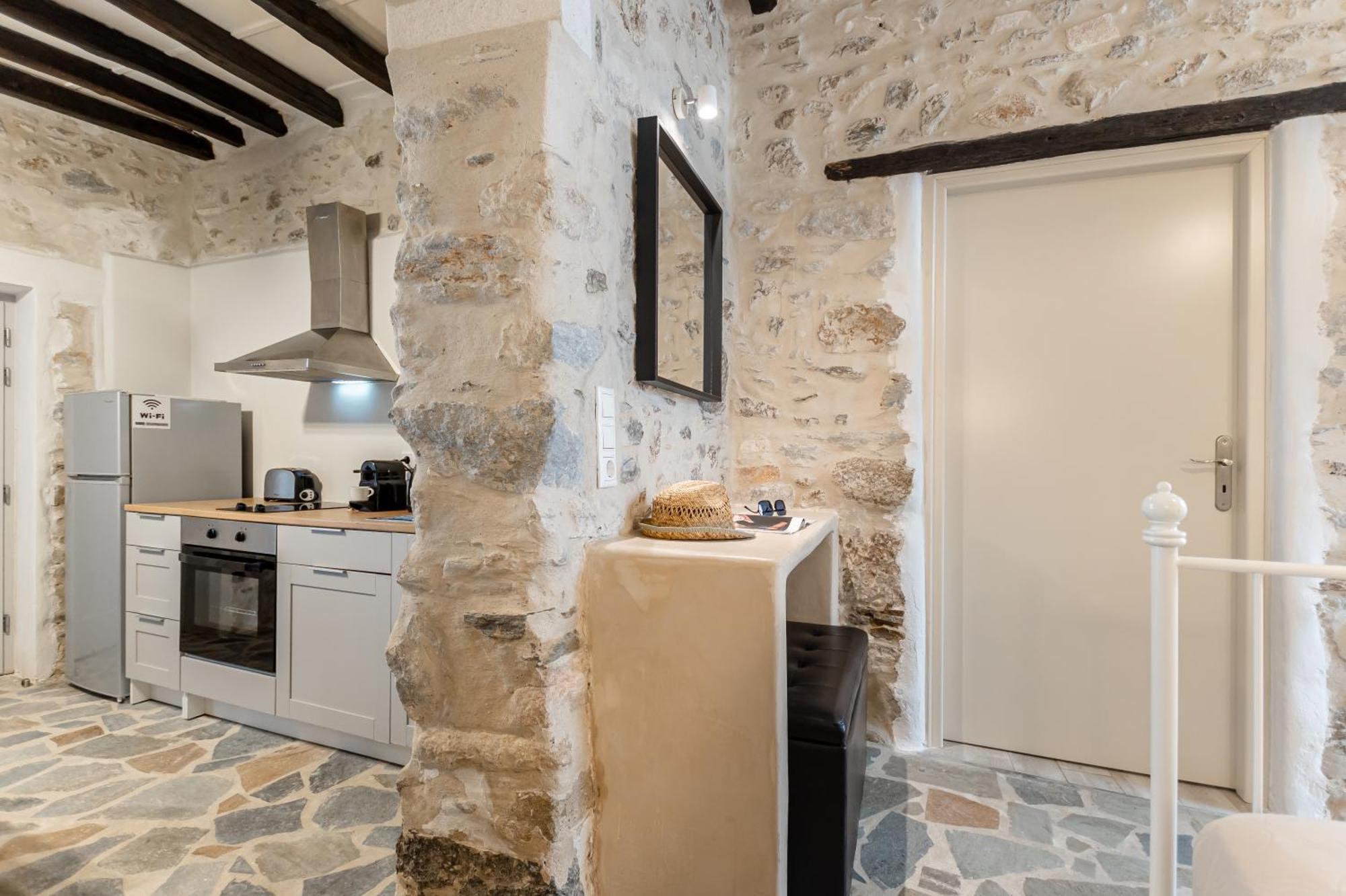 Апартаменты The White Stone House Naxos City Экстерьер фото