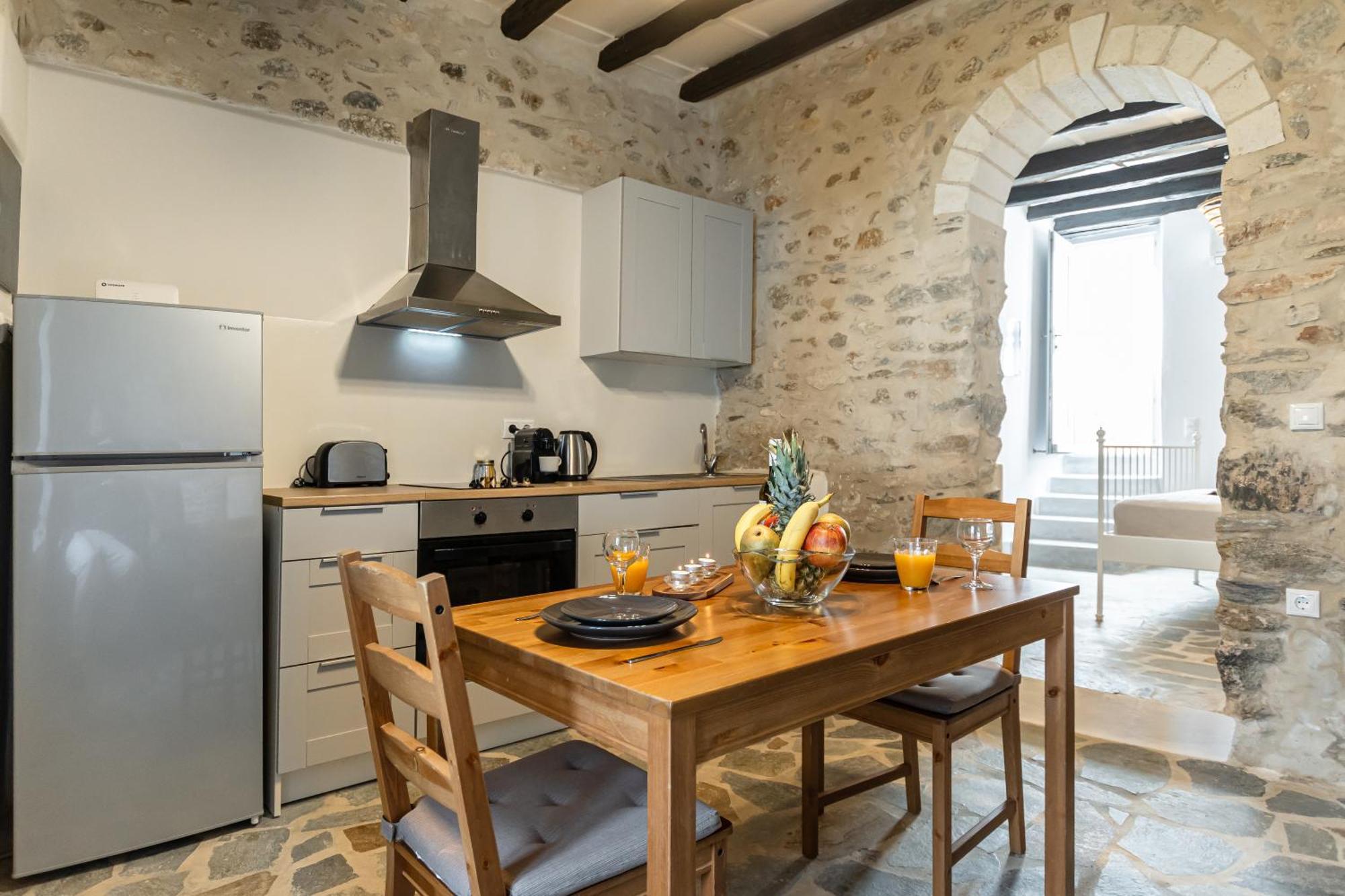 Апартаменты The White Stone House Naxos City Экстерьер фото