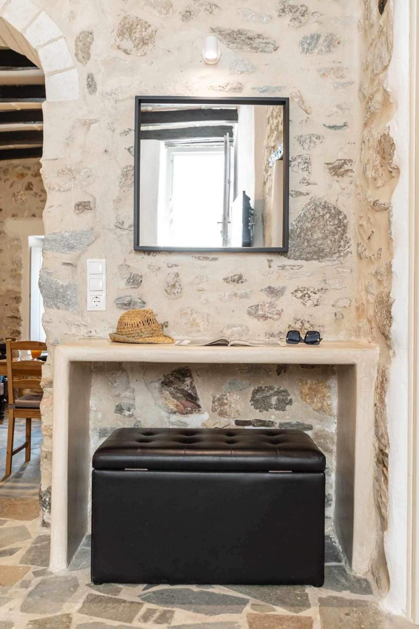 Апартаменты The White Stone House Naxos City Экстерьер фото